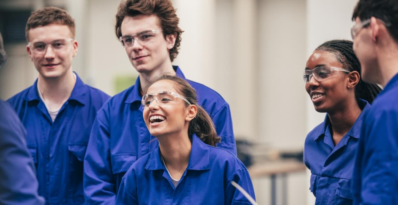 green-technology-campus_studenten_film_wind